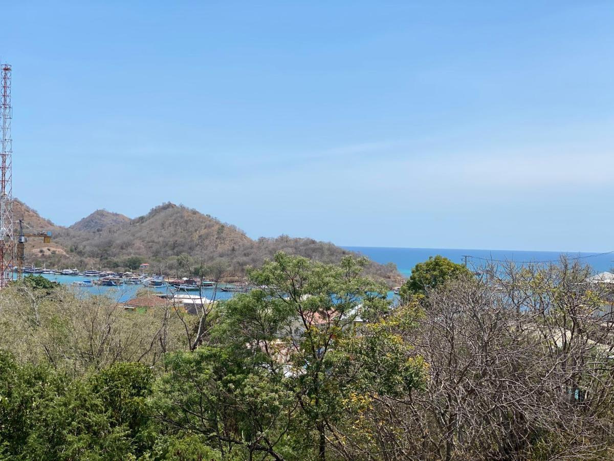 Pesona Room And Restaurant Labuan Bajo Exterior foto