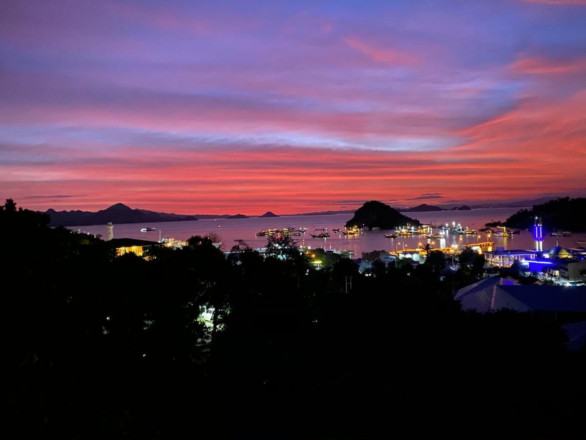 Pesona Room And Restaurant Labuan Bajo Exterior foto